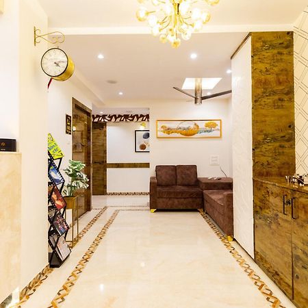 Hotel Larmont Luxury Mumbai Exterior photo