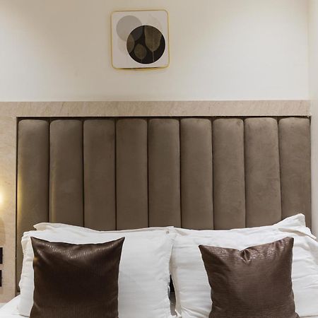 Hotel Larmont Luxury Mumbai Exterior photo