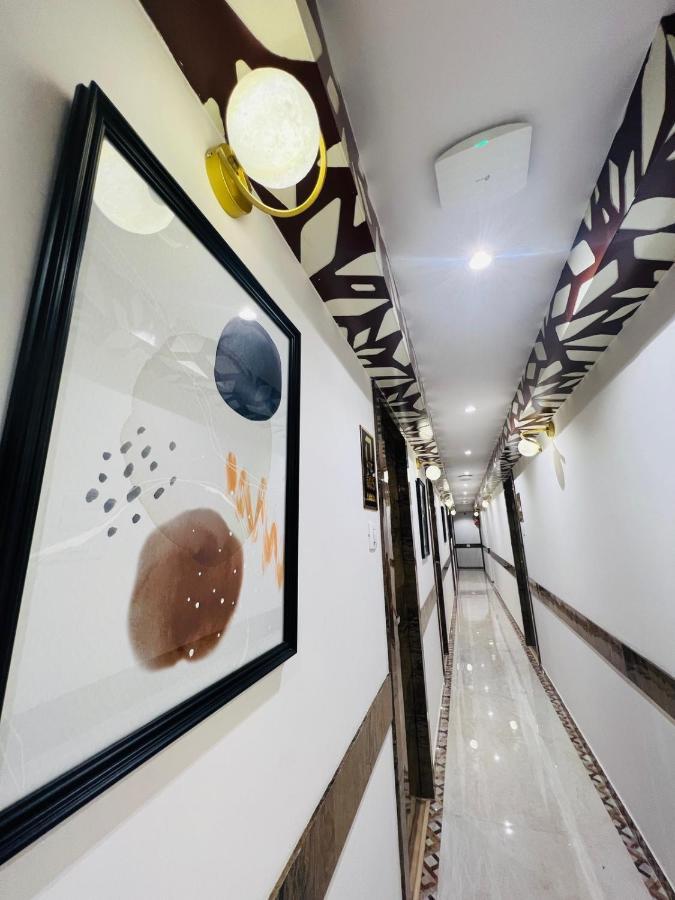 Hotel Larmont Luxury Mumbai Exterior photo