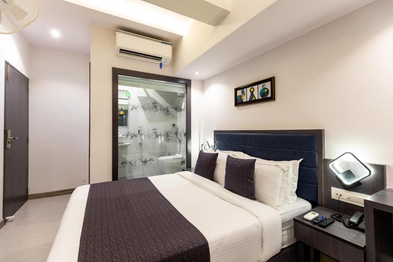 Hotel Larmont Luxury Mumbai Exterior photo