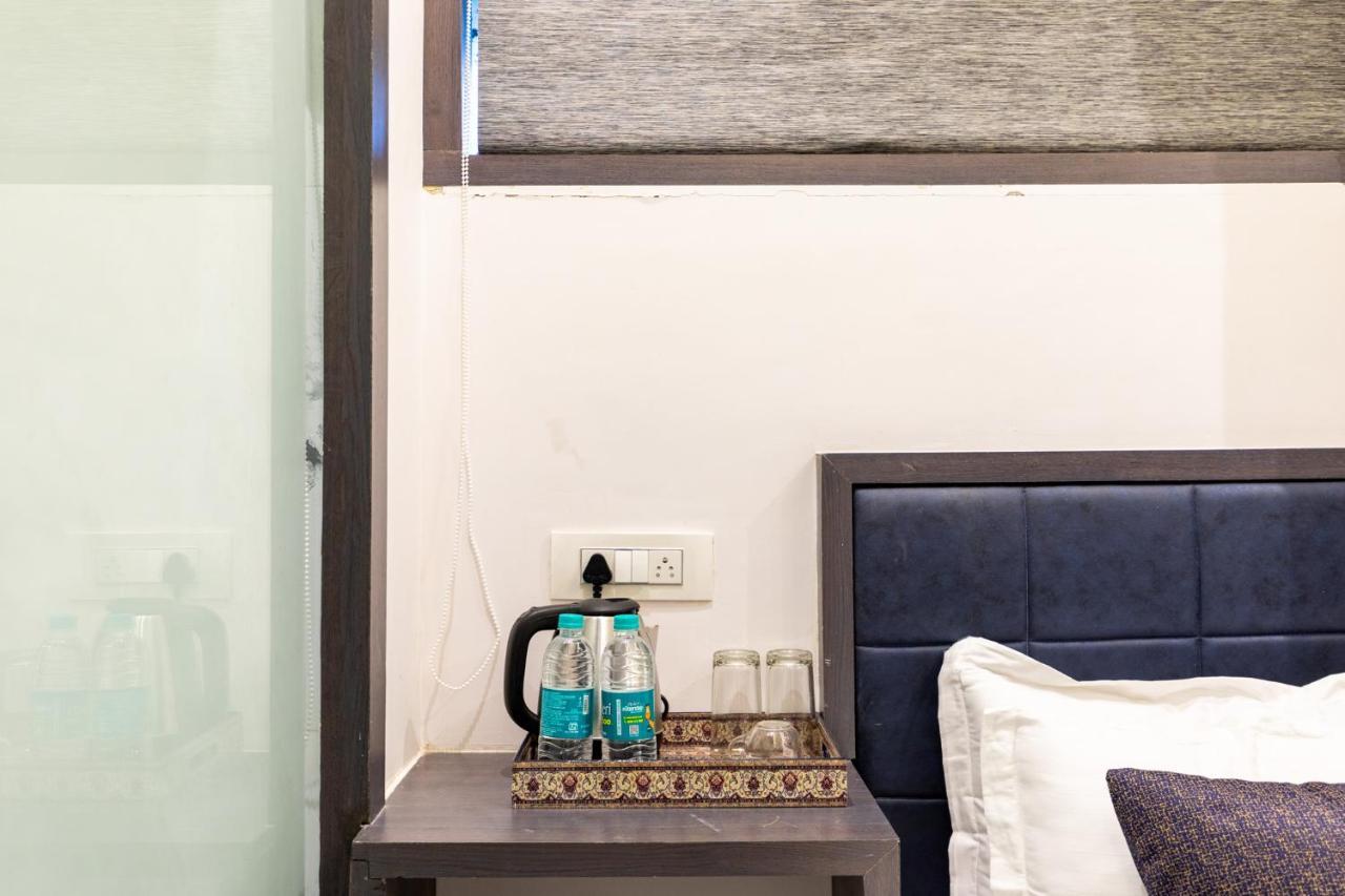 Hotel Larmont Luxury Mumbai Exterior photo