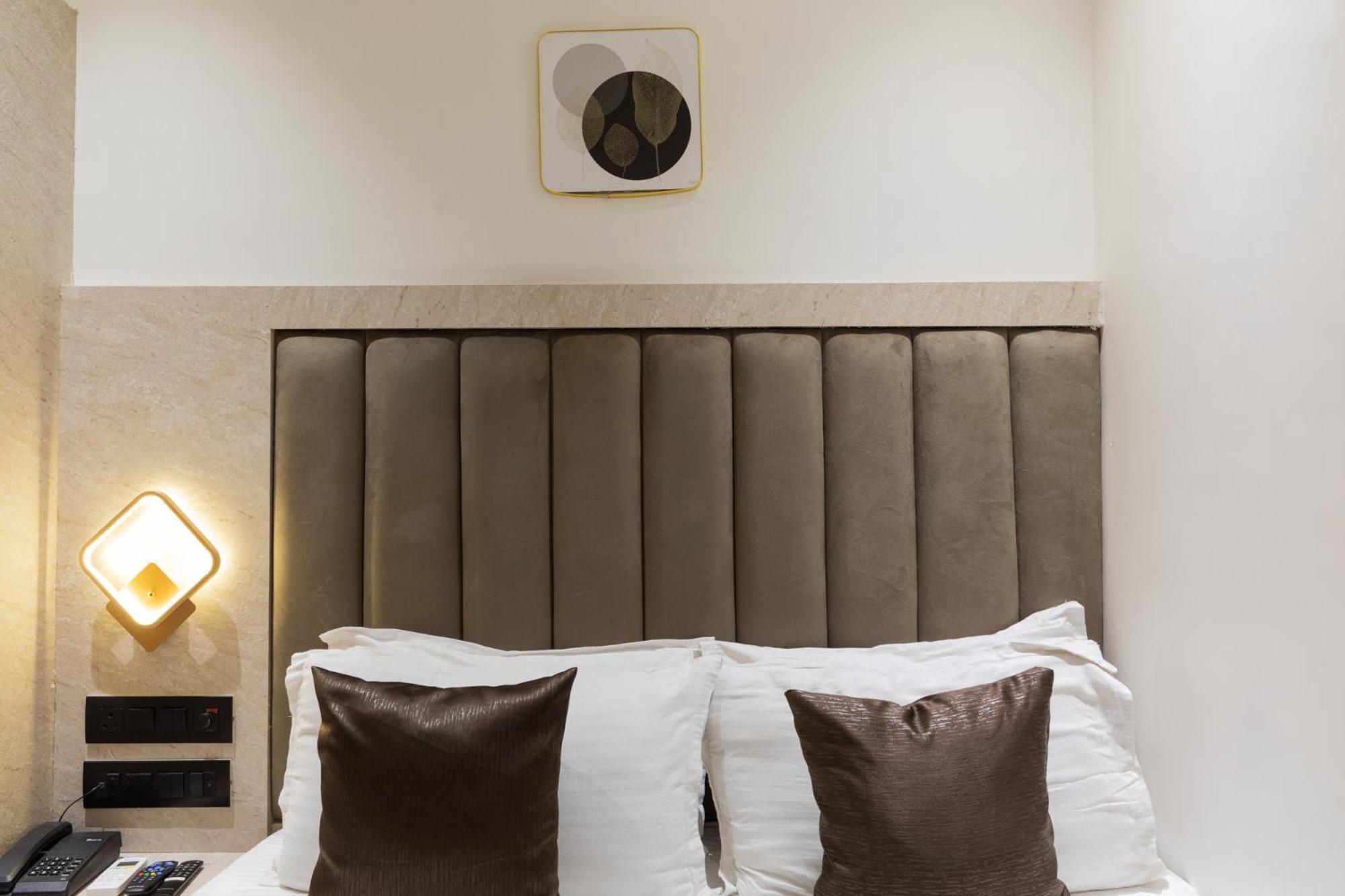 Hotel Larmont Luxury Mumbai Exterior photo