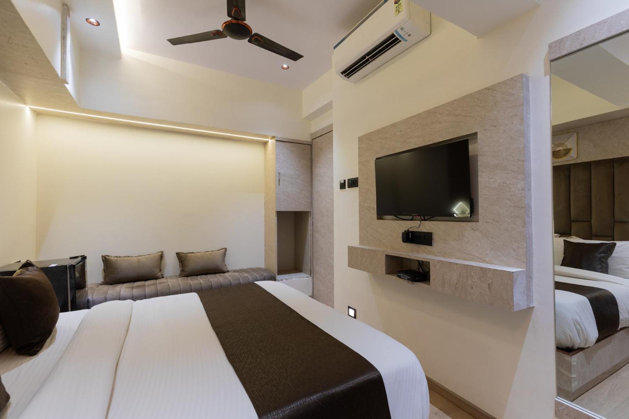 Hotel Larmont Luxury Mumbai Exterior photo